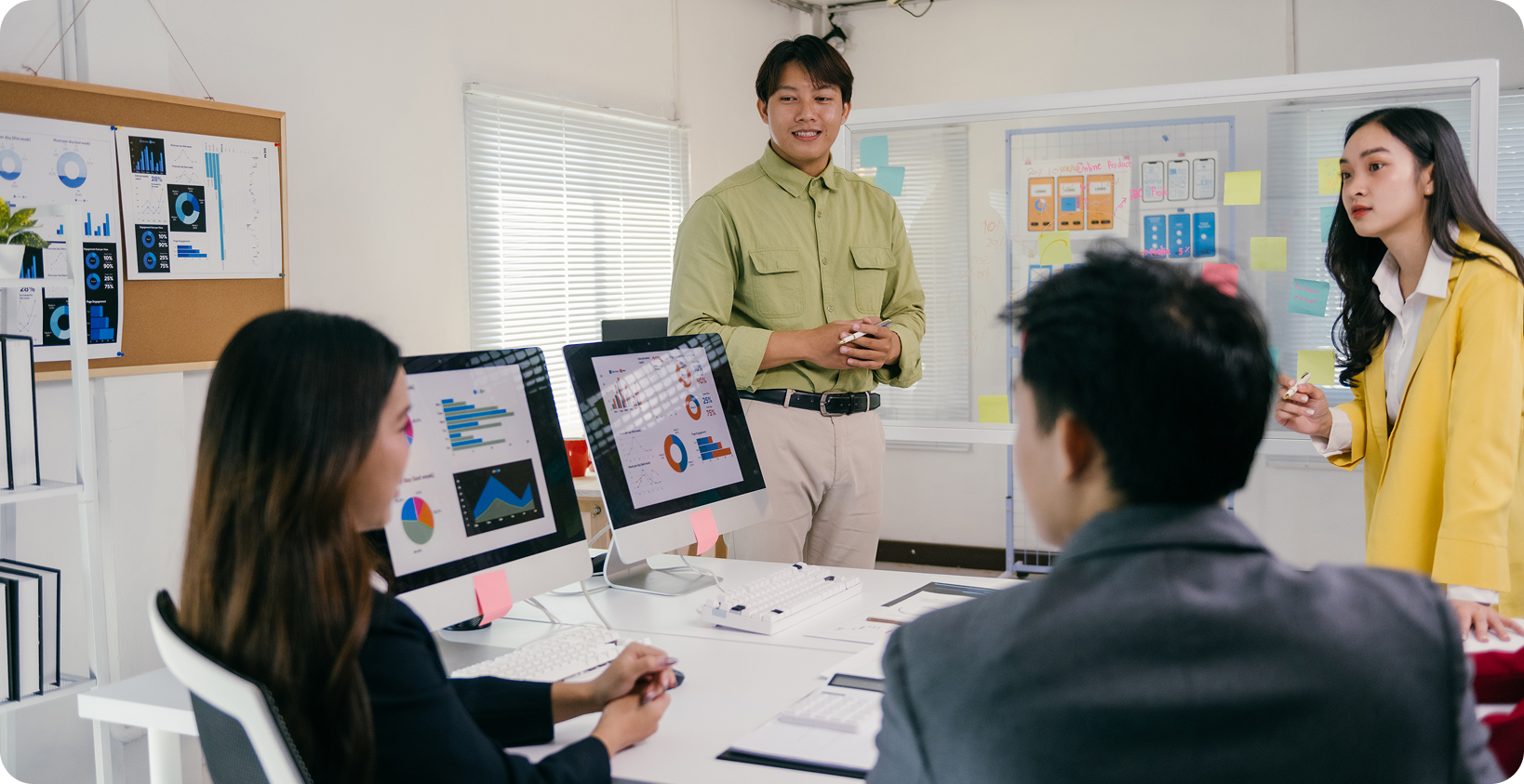 Group of people discussing in
a meeting