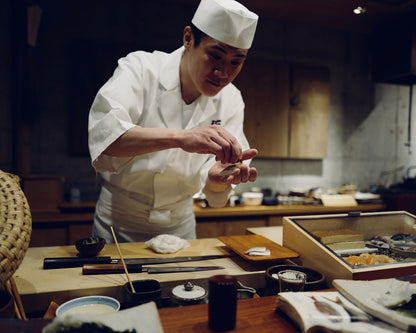 新しいレストラン、カフェ、バーのグルメツアー